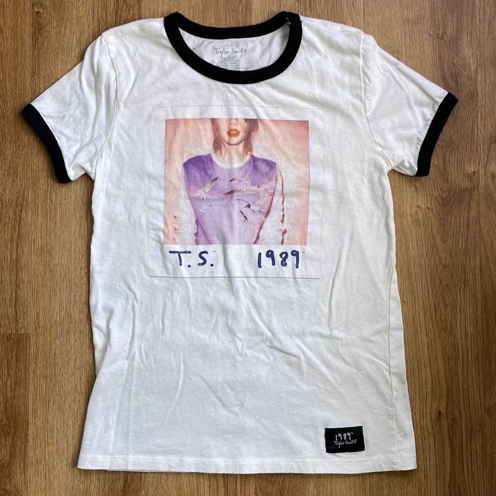 Taylor Swift 1989 World Tour Short Sleeve Tee